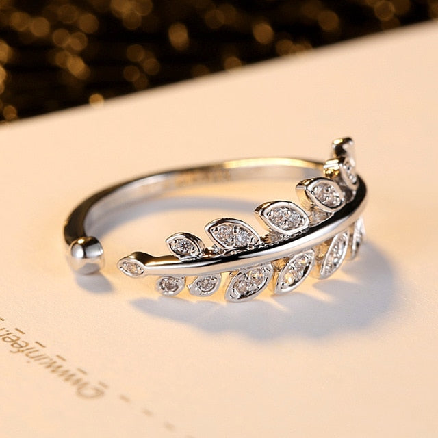 Lady Ring Leaf Shape Transparent